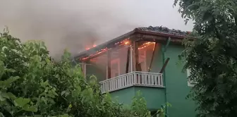 Tokat'ın Erbaa ilçesinde 2 katlı evde yangın çıktı