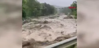 Karabük'te Sel Felaketi: Yollar Ulaşıma Kapandı