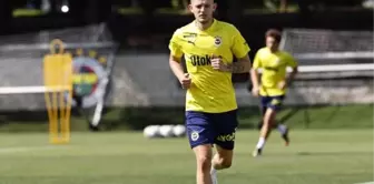 Fenerbahçe'nin yeni transferi Sebastian Szymanski ilk antrenmana çıktı