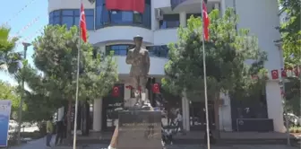 Akçaabat'ta Atatürk Heykeline Saldırı