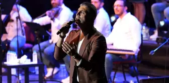 Özcan Deniz, Uluslararası Bursa Festivali'nde muhteşem bir performans sergiledi