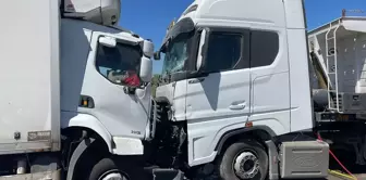 Aydın'da Kamyonun Tır ve Otomobile Çarpması Sonucu 1 Kişi Hayatını Kaybetti