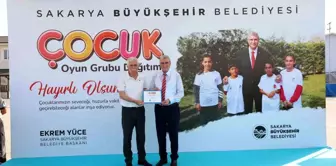 Sakarya Büyükşehir Belediye Başkanı Ekrem Yüce 81 mahalleye çocuk oyun gruplarını teslim etti