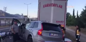 Şarkıcı Tan Taşçı ve menajeri trafik kazasında yaralandı