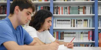 Konyaaltı Belediyesi'nin Atıl Kitap Toplama Kampanyası Başarı Getirdi