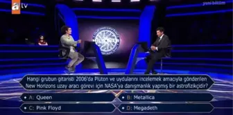 Hangi grubun gitaristi 2006'da Plüton ve uydularını... Kim Milyoner Olmak İster 24 Ağustos Sorusu Cevabı Nedir? 50 Bin TL'lik soru ve cevabı ne?