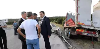 Kütahya Valisi Musa Işın, trafik kazasında yardıma koştu