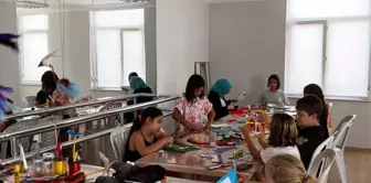 Konyaaltı Belediyesi'nin düzenlediği Kukla ve Oynatımı Yaz Atölyesi çocukları eğlendiriyor