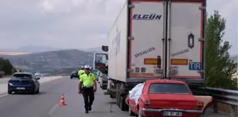 Konya'da TIR'a arkadan çarpan otomobilin sürücüsü hayatını kaybetti