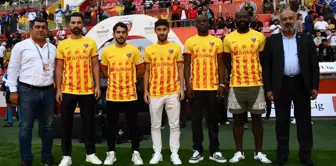 Kayserispor'un yeni transferleri taraftara tanıtıldı