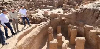 Göbeklitepe'de 12 Bin Yıllık Boyalı Yaban Domuzu Heykeli Bulundu