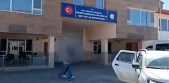 Van'da Göçmen Kaçakçılığı ve İnsan Ticareti Operasyonu: 2 Tutuklama