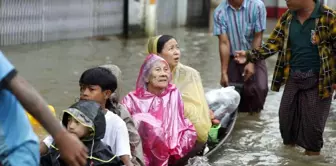 Myanmar'da Sel Felaketi: 27 Bin Kişi Yerinden Oldu