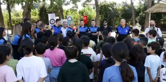 Adana'da polis, gençlerin ve çocukların ekran bağımlılığına karşı kitap okuma etkinliği düzenledi