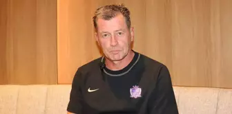 Michael Skibbe, teknik direktörlük yaptığı Hiroshima'da 'Galatasaray stili' uyguluyor