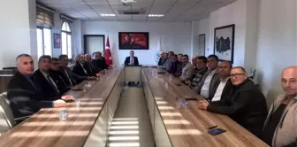 Burhaniye'de Kaymakam İlyas Memiş Başkanlığında Merkez Mahalle Muhtarları Toplantısı Yapıldı