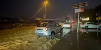 Sarıyer'de Sağanak Yağış Sonucu Pazar Alanı Sular Altında Kaldı