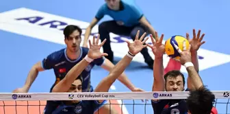 Arkas Spor, CEV Kupası'nda Neftohimik'i 3-0 yendi