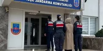 Antalya'da aranan kadın izolasyon malzemesinin altında yakalandı