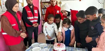 Kızılay, Elif Sağlam'ın doğum gününü sürpriz bir şekilde kutladı