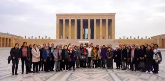 Tarsuslu Kadınlar Anıtkabir'i Ziyaret Etti