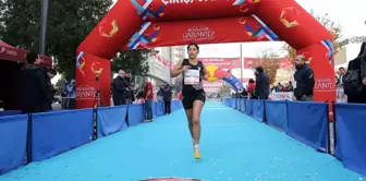 Bin 300 profesyonel sporcu Gazi Yarı Maratonu'nda ter dökecek