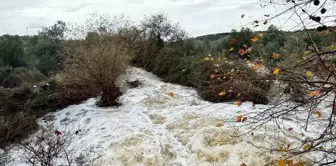 Çanakkale'de sağanak nedeniyle yol ulaşıma kapandı