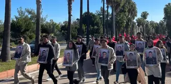 Adana'da Şehit Olan Askerler İçin Üniversite Öğrencilerinden Yürüyüş