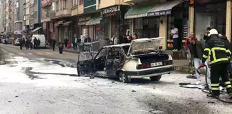 Trabzon'da sokak ortasında araç yangını