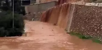 Antalya'da Şiddetli Yağışlar Sonucu Su Baskınları Yaşandı