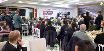 Sakarya Büyükşehir Belediye Başkanı Ekrem Yüce, belediye personeliyle moral yemeğinde bir araya geldi