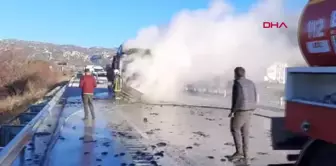 Burdur'da seyir halindeki tır yangında kullanılmaz hale geldi