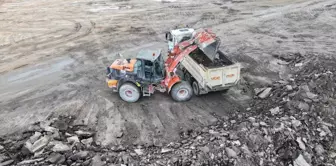 Tokat'ın Turhal ilçesinde asfalt atıkları geri dönüştürülerek yol yapımında kullanılıyor