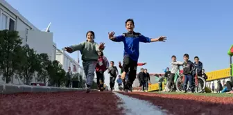 Osmaniye'deki depremzedelerin çocukları Karaçay Konteyner Kenti'nde neşe saçıyor