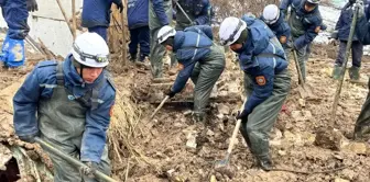 Kazakistan'da Toprak Kayması: 1 Kişi Hayatını Kaybetti, 3 Kişi Aranıyor