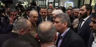 AK Parti Küçükçekmece Belediye Başkan Adayı Aziz Yeniay, Saldırı Sonrası Yaralanan Ebru Güneş'i Ziyaret Etti