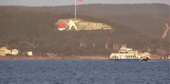 Çanakkale'de Fırtına Nedeniyle Feribot Seferleri İptal Edildi