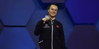 Aysel Özkan, Avrupa Halter Şampiyonası'nda bronz madalya kazandı