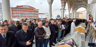 Aynı Günde Vefat Eden Dede ve Torun İzmit'te Son Yolculuğuna Uğurlandı