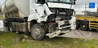 Sakarya'da İki Tanker Çarpıştı, Yaralanan Olmadı