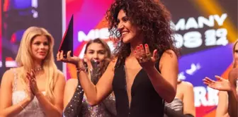 Miss Germany 2024 yarışmasının şampiyonu 39 yaşındaki İranlı Apameh Senauer odu