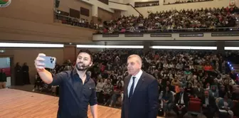 Şanlıurfa Büyükşehir Belediye Başkanı Zeynel Abidin Beyazgül, sınava hazırlanan öğrencilerle buluştu