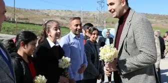 Batman'ın Hasankeyf ilçesinde köy okuluna kütüphane yapıldı