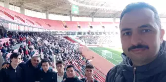 Eskişehirspor Maçına Öğrenciler Götürüldü