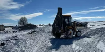 Kars'ın Digor ilçesinde mahsur kalan 4 araç kurtarıldı