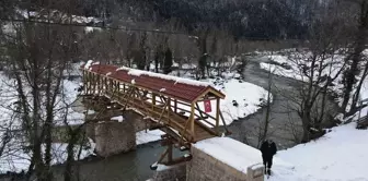 Kastamonu'da yıkılan tarihi köprü yeniden hizmete girdi