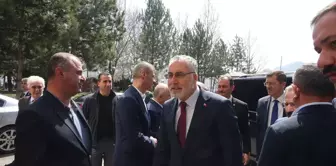 Çalışma ve Sosyal Güvenlik Bakanı Vedat Işıkhan: Ankara, İzmir, İstanbul, Adana büyükşehir belediyelerinin borcu tüm büyükşehirleri aşmış durumda