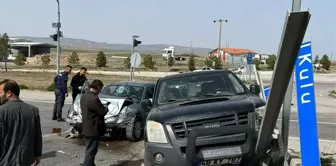 Kırıkkale'de pikap ve otomobil çarpışması: 5 yaralı