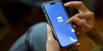 LinkedIn, TikTok tarzı dikey videoların yer aldığı yeni bir video akış özelliği test ediyor