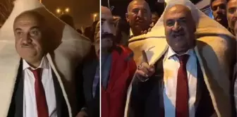 AK Partili başkanın 'Çoban bile olamaz' dediği Yeniden Refahlı aday seçimi kazanınca kepenek giyip dolaştı